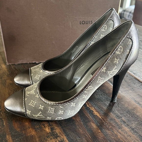 Louis Vuitton Shoes - Louis Vuitton Gray and Black Heels with Monogram Design